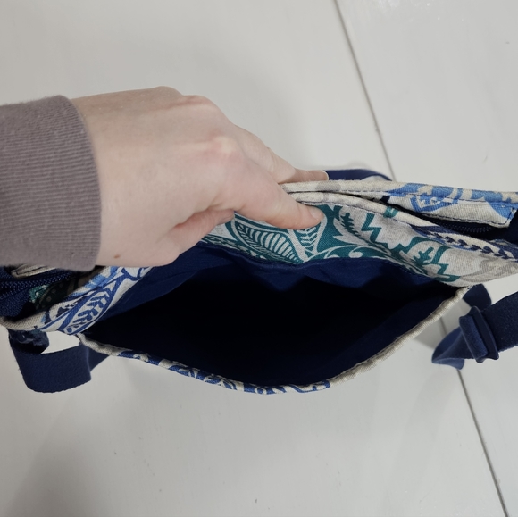 Vera Bradley floral cross body bag - Picture 9 of 12